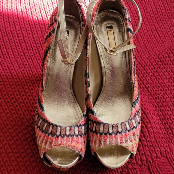 WILD PAIR Multicolor Platform Heels With Studs - Picture 8 of 8